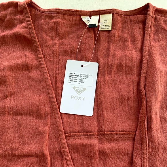 🌺ROXY Tie Front Crop Top🌺 - Picture 5 of 5